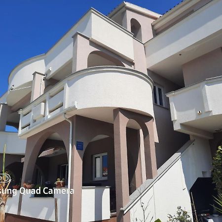 Apartments Dorotea Novalja Exteriör bild